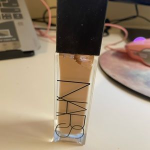 NARS OSLO NATURAL RADIANT LONGWEAR FOUNDATION